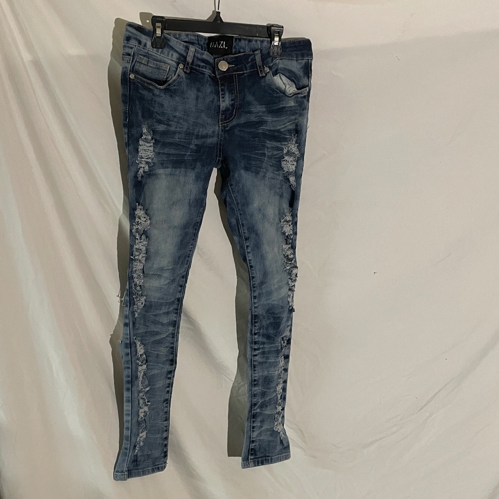 Distressed skinny jeans